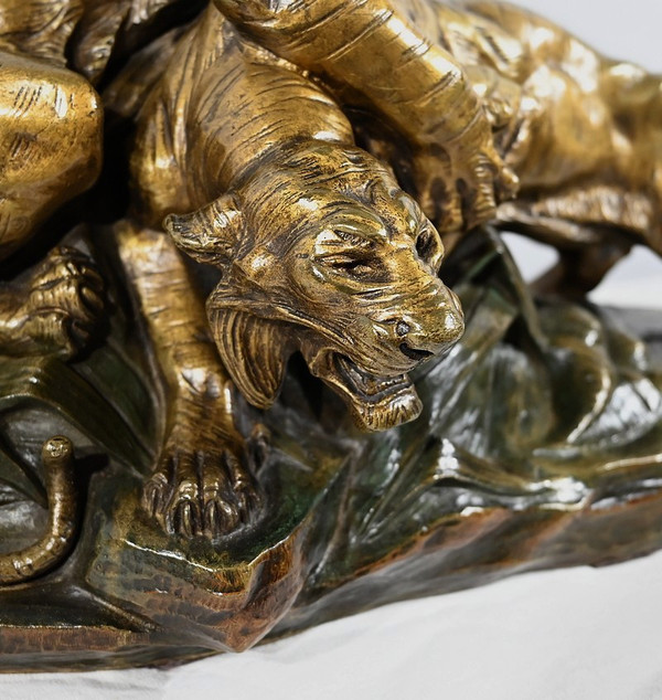 Bronze group "Combat de Tigres", signed E. Drouot - Late 19th century