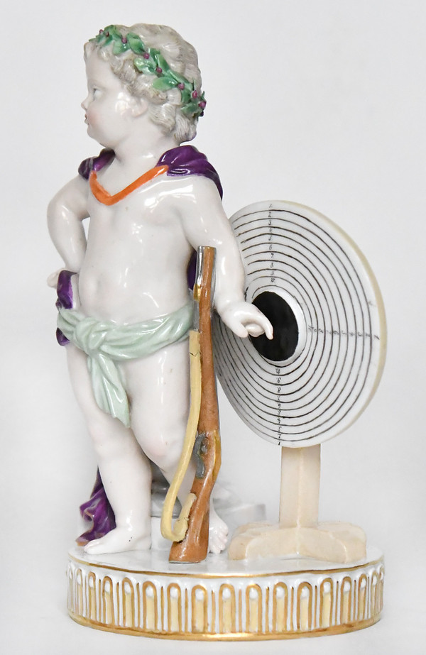 Statuette en porcelaine de Meissen représentant un Putti chasseur, Modèle G54