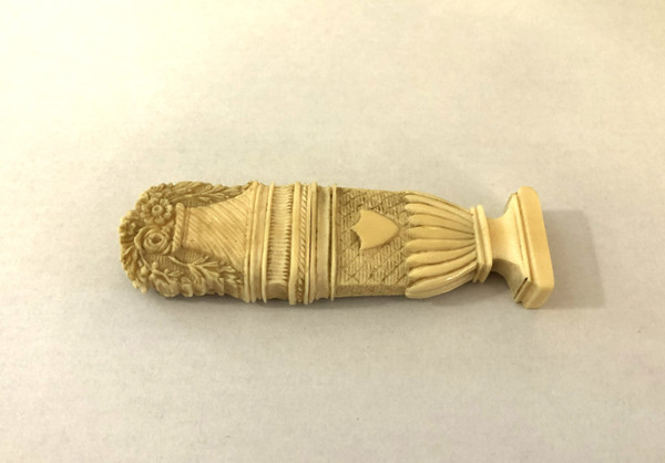 Antique needle case in carved ivory depicting a flower pot 18th - 19th century