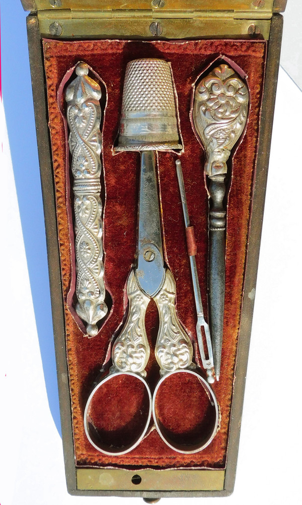 Silver Sewing Set In An Inlaid 19th Century Box