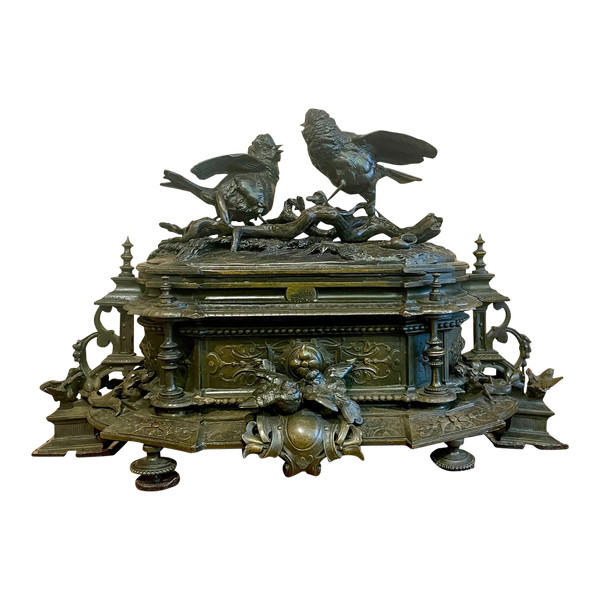 Coffret en bronze signé Jules Moigniez (1835 - 1894)