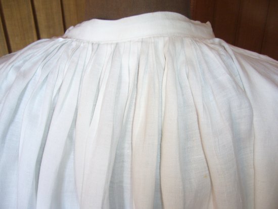 Surplis ancien de prêtre époque fin 19e siècle