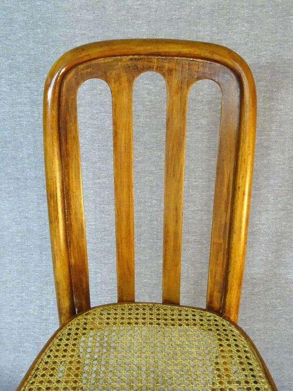 Chaise Thonet N°391 XV de 1925 cannée , teinte noyer