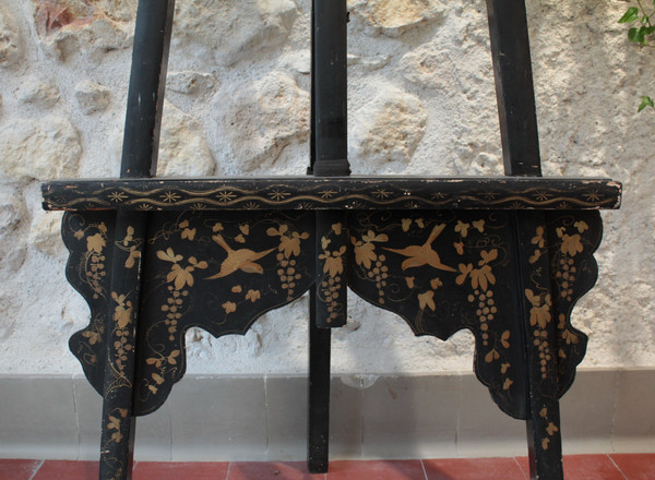 Black lacquered easel with gold decoration, late 19th century, Napoleon III period