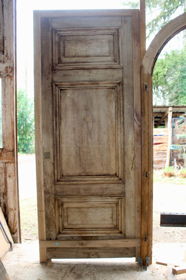 Important 19th century Haussmann walnut door