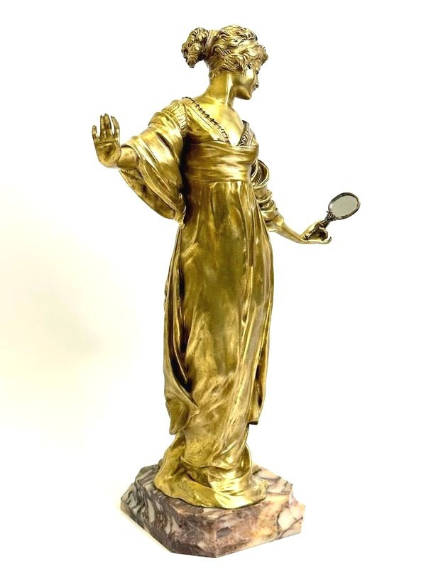 Bronze Art Nouveau "Elégante Au Miroir""