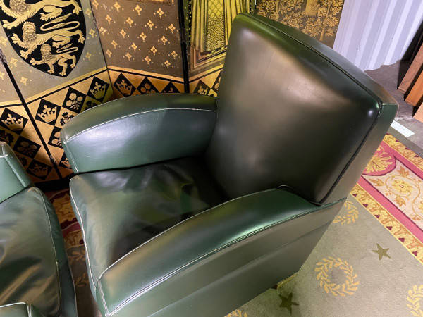 Paire De fauteuils Club cuir vert Numérotée Poltrona Frau 1970