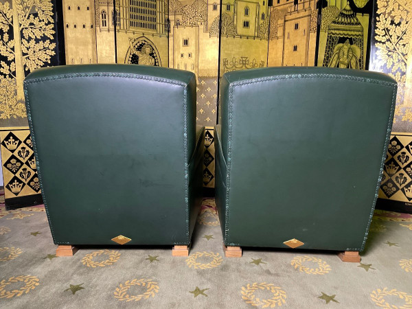 Paire De fauteuils Club cuir vert Numérotée Poltrona Frau 1970