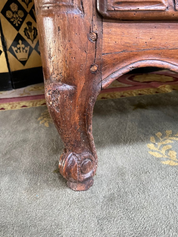 Louis XV period Parisian chest of drawers