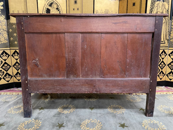 Louis XV period Parisian chest of drawers