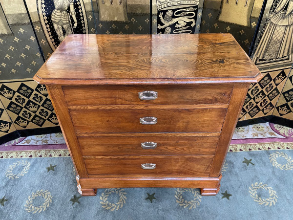 Louis Philippe period Elm chest of drawers