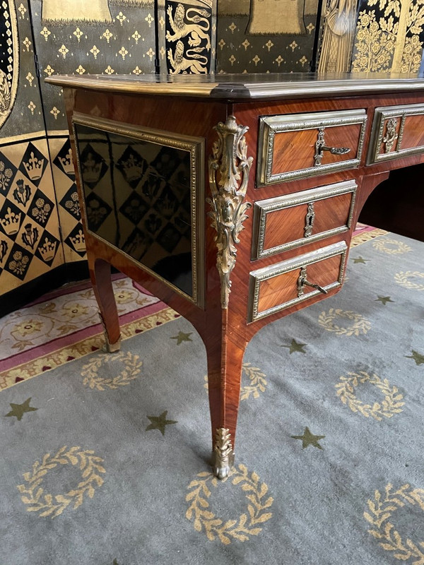 Louis XV Style Flat Desk - Transition In Marquetry