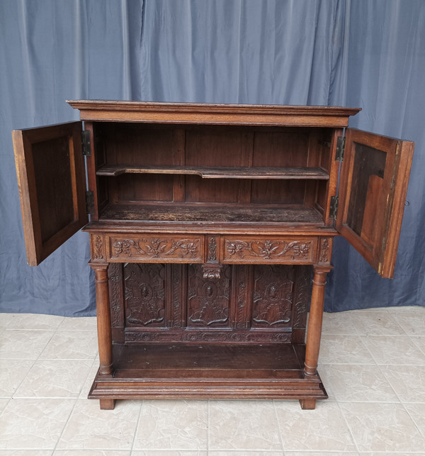 Renaissance sideboard in carved oak