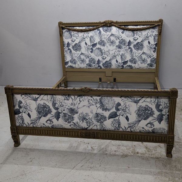 Louis XVI Style Bed In Trianon Lacquer Decorated With Garlands Upholstered With New