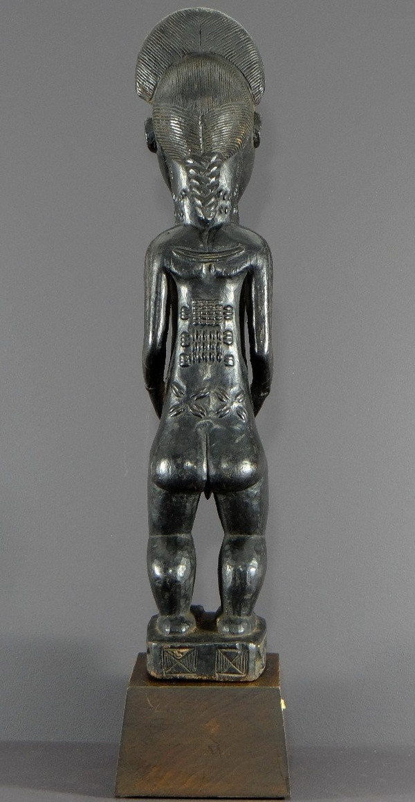 Elfenbeinküste, Baoulé-Volk, ca. 1950, große „Waka Sona“-Statue, maskulines Schönheitsideal.