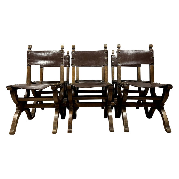 Série de 6 Spectaculaire chaises style médiévales en bois massif et cuir époque XIX circa 1850 