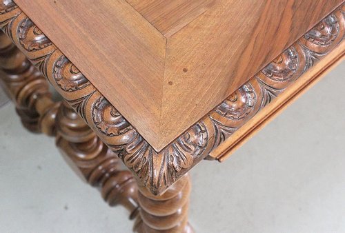 Office table in solid walnut, Louis XIII style - 19th century