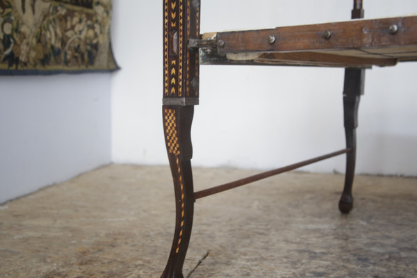 Foldable camp bed in rosewood and marquetry, 18th century.