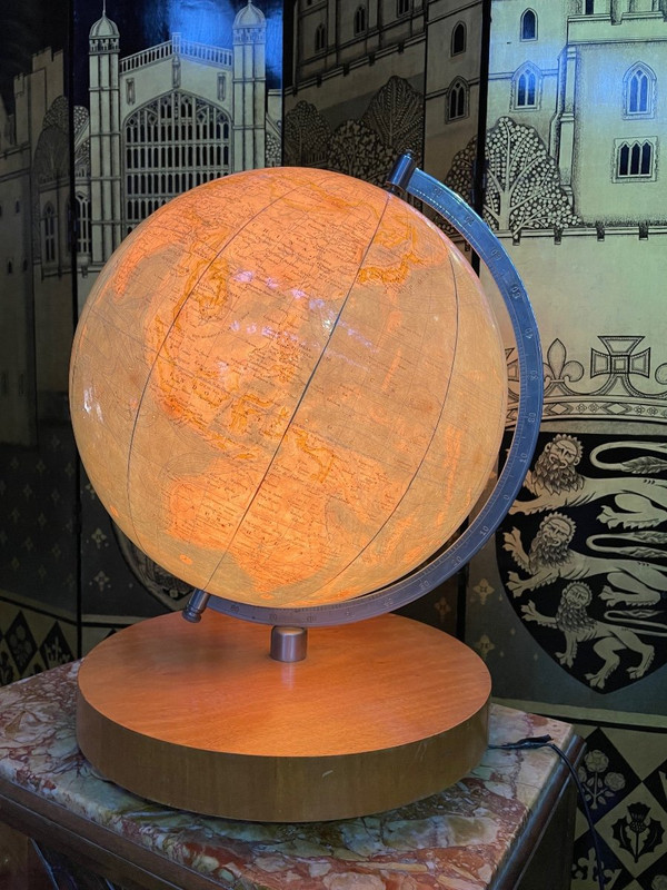 World Map - Terrestrial Globe 1970