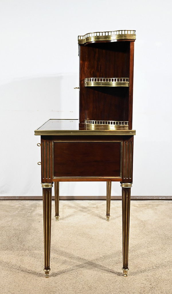 Small Mahogany Showcase Desk, Louis XVI style – Mid-19th century