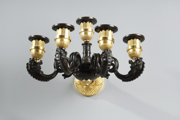 Coppie di applique d'epoca in bronzo di restauro