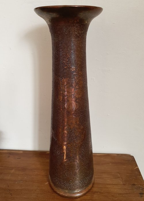 Beautiful, tall vase typical of the work produced by Val Saint Lambert under Léon Ledru