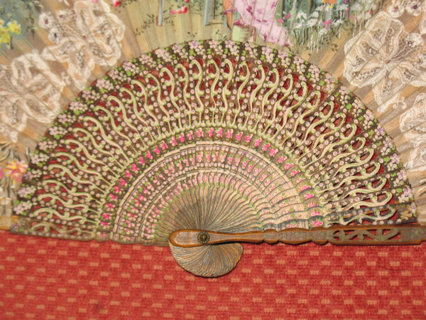 Fan with lace decoration, genre scene, flowers and birds painted on gauze, 19th century