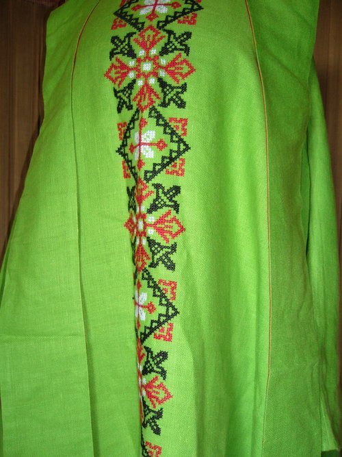 Chasuble and its green canvas stole