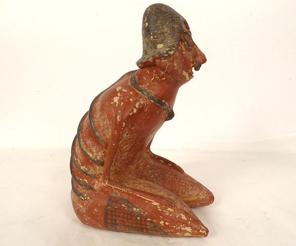 Statuetta precolombiana uomo seduto emaciato Nayarit Messico terracotta