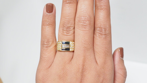 Ring In Yellow Gold, Diamonds And Sapphires