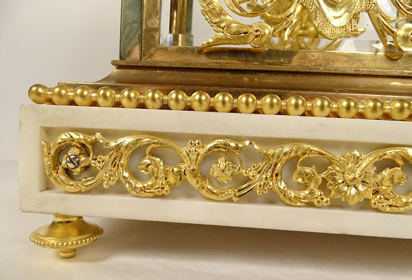 Louis XVI Cage Clock White Marble Gilt Bronze Napoleon III Cup 19th century