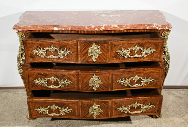 Commode Tombeau en Marqueterie de Bois de Violette, style Transition Louis XIV/Louis XV – 1ère Parti