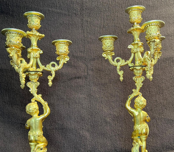 Paire De Candélabres En Bronze Doré Aux Puttis, 19th Century