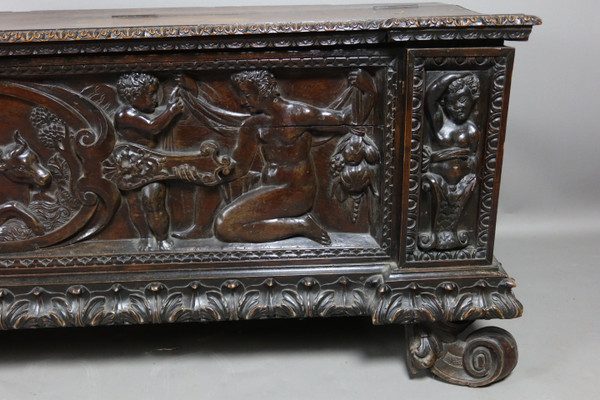 Cassone chest Italy XIX in walnut