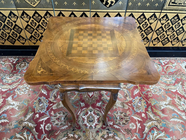 Table à Jeux De Style Louis XV en Marqueterie