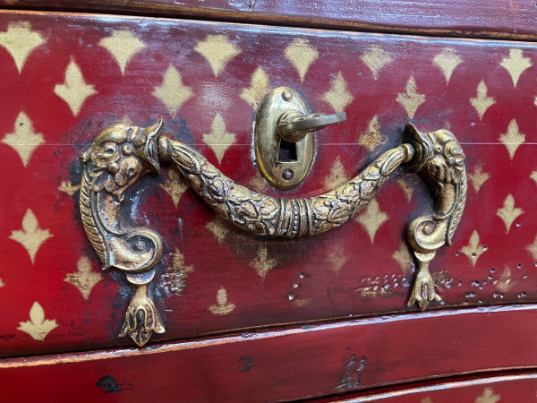 English Style Chest of Drawers with Lilies