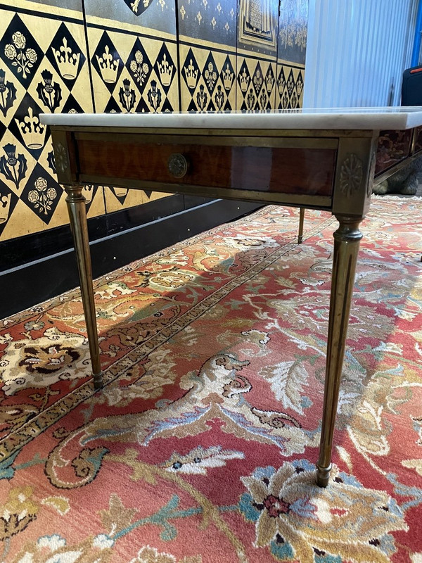 Table Basse De Style Louis XVI En Laiton Et Marbre.