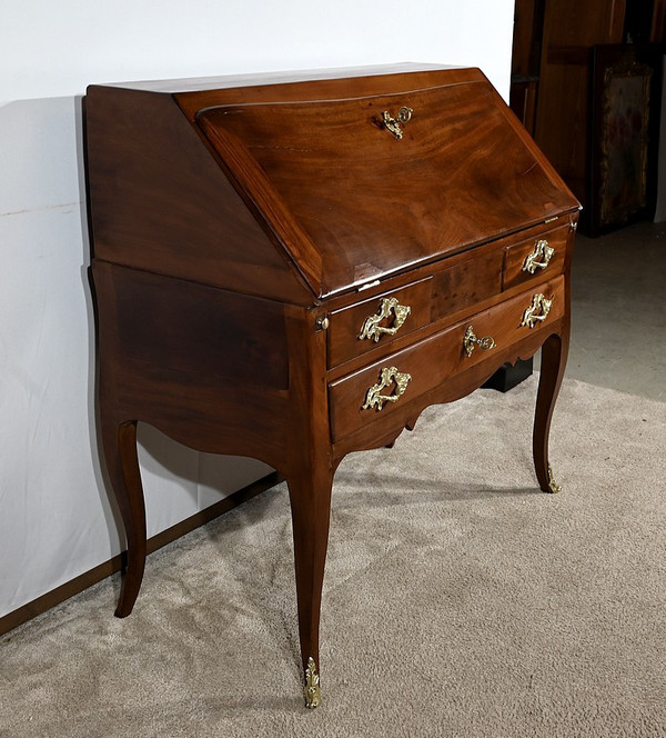 Small Port Desk in Cuban Mahogany, Louis XV – 18th Century