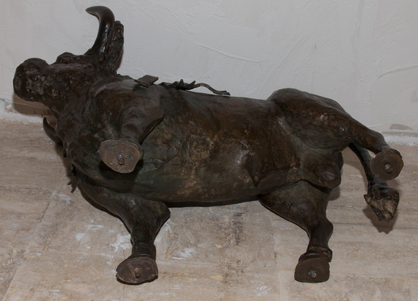 Grande toro da corrida in bronzo proveniente da "Ganaderia" dell'inizio del XX secolo