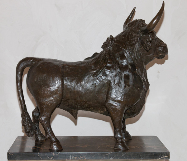 Grande toro da corrida in bronzo proveniente da "Ganaderia" dell'inizio del XX secolo