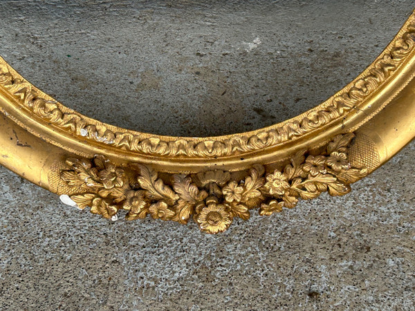 Important Oval Frame In Golden Wood From The Regency Period - 18th Century