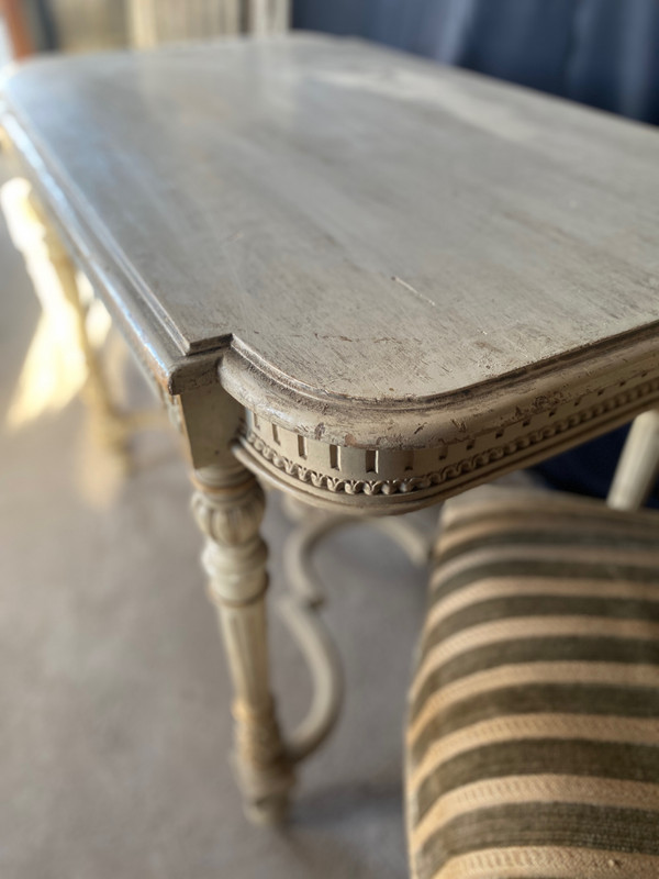 Napoleon III pedestal table and chairs set dating from the 19th century