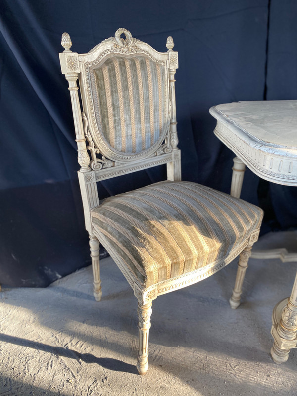 Napoleon III pedestal table and chairs set dating from the 19th century