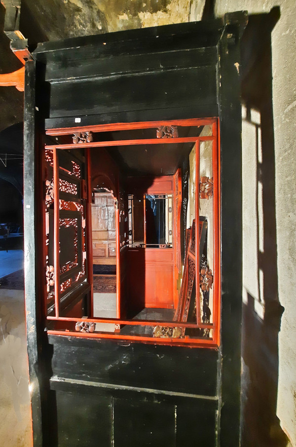 Entrance to a Chinese room