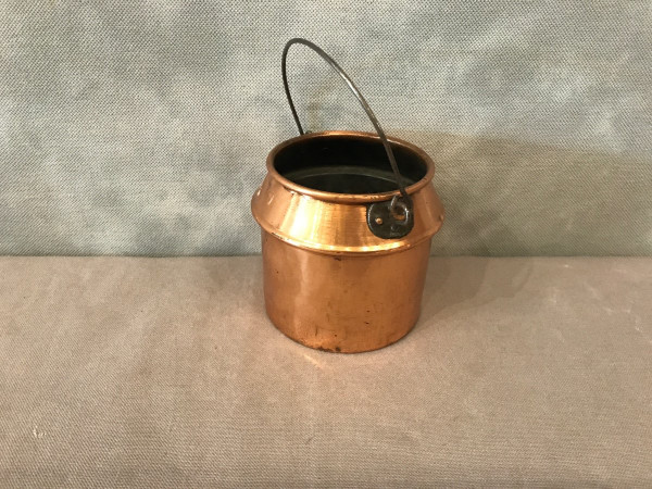 small 18th century copper pot