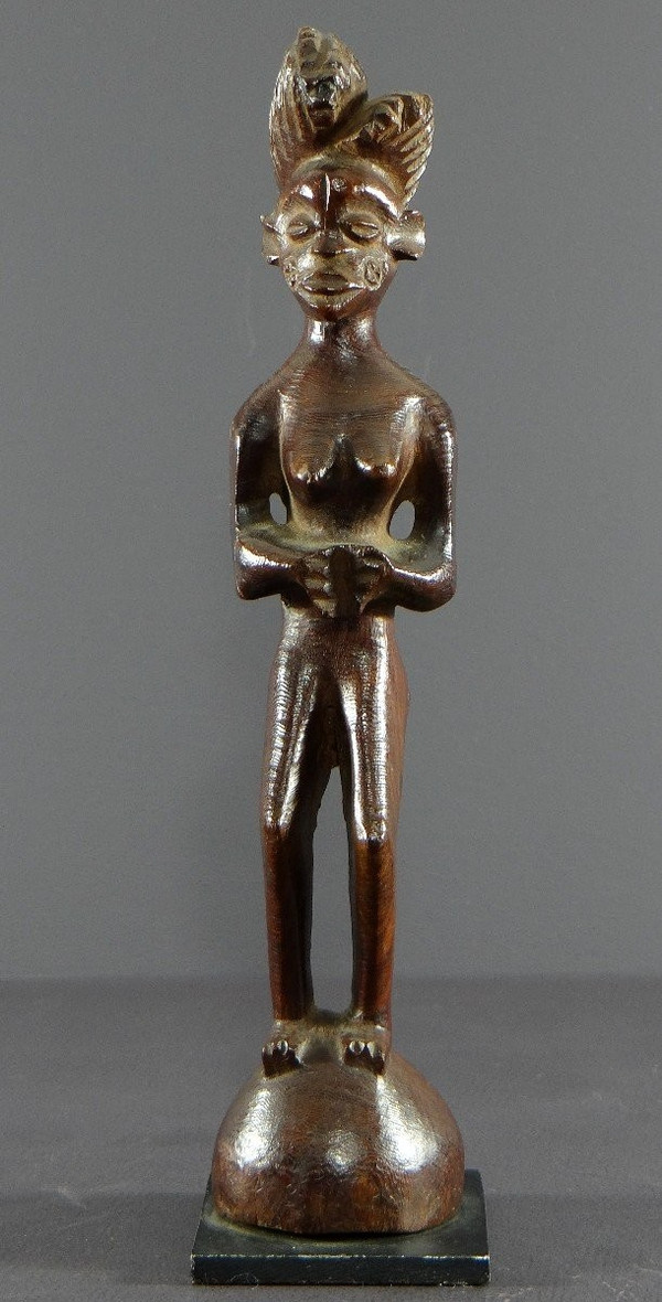 Angola, Peuple Lwena, Premier Tiers Du XXème Siècle, Statue Personnage Féminin En Bois Dur. 