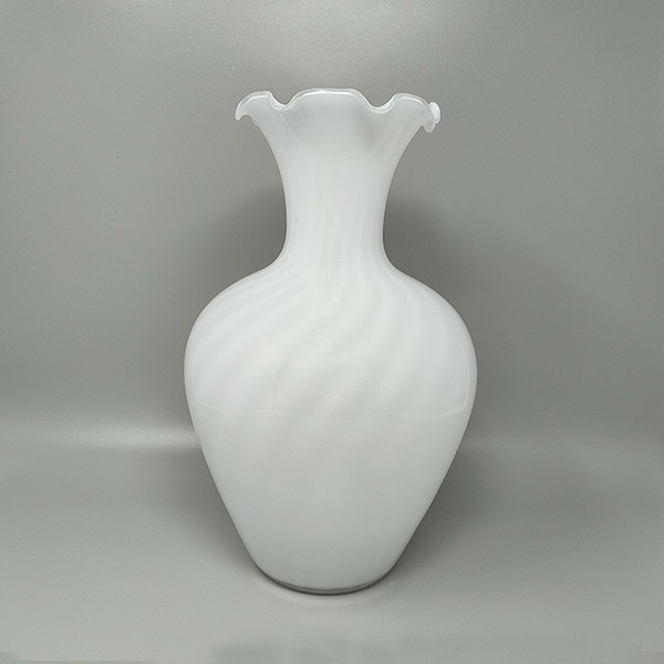 Vase étonnant des années 1960 de Dogi en verre de Murano. Fabriqué en Italie