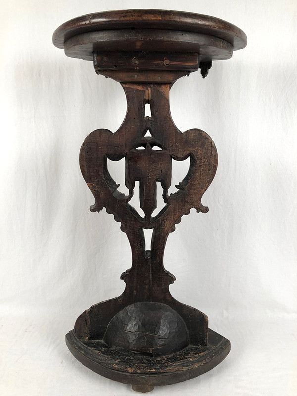 Richly carved walnut sellette, 18th century