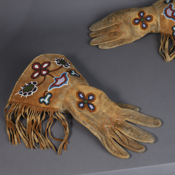 Pair of Native American Gloves - North America