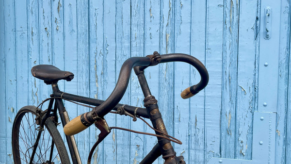 Antique Belle Époque Bicycle (1871 - 1914)